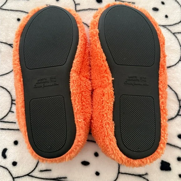 2 Pairs of Dearfoams Halloween Bat and Pumpkin Slippers W 7-8 M 5-6 - Picture 5 of 7
